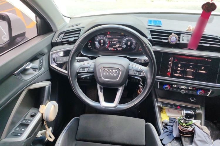 Used Audi Q3 2021 35 TFSI Progressive Dynamic Edition Steering Wheel