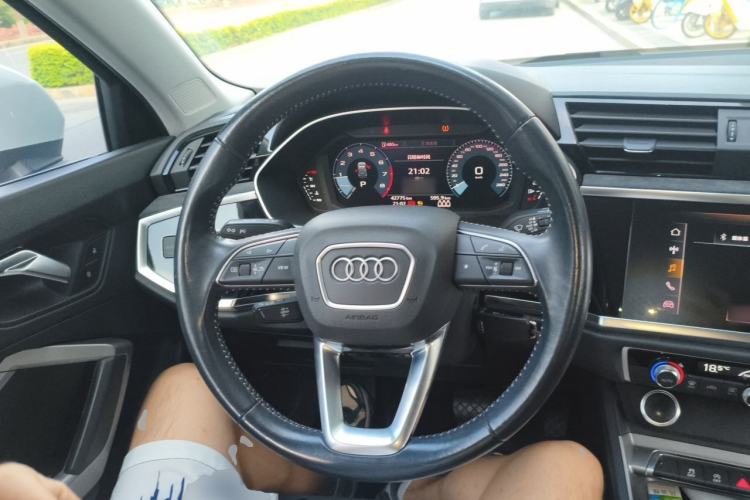 Used Audi Q3 2021 35 TFSI Progressive Dynamic Edition Steering Wheel