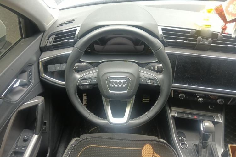 Used Audi Q3 2021 35 TFSI Progressive Dynamic Edition Steering Wheel