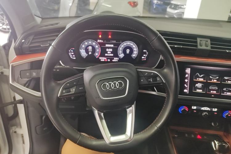 Used Audi Q3 2021 35 TFSI Progressive Dynamic Edition Steering Wheel
