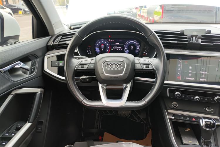 Used Audi Q3 2021 35 TFSI Fashion Dynamic Model Steering Wheel