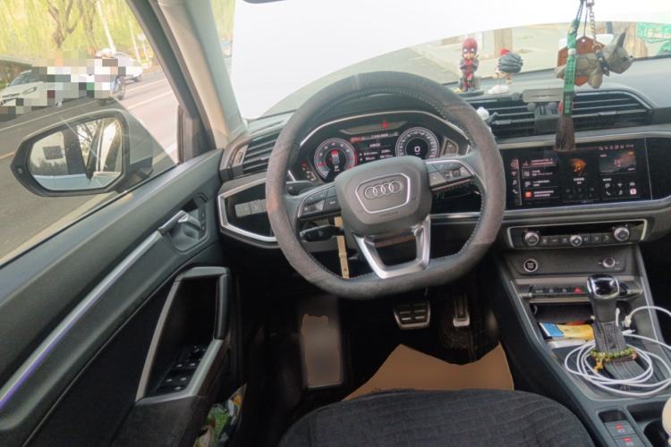 Used Audi Q3 2021 40 TFSI Fashion Dynamic Model Steering Wheel