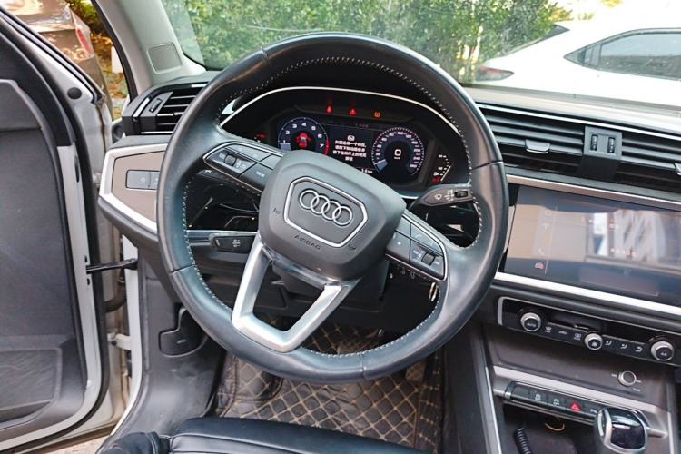 Used Audi Q3 2021 35 TFSI Progressive Dynamic Edition Steering Wheel
