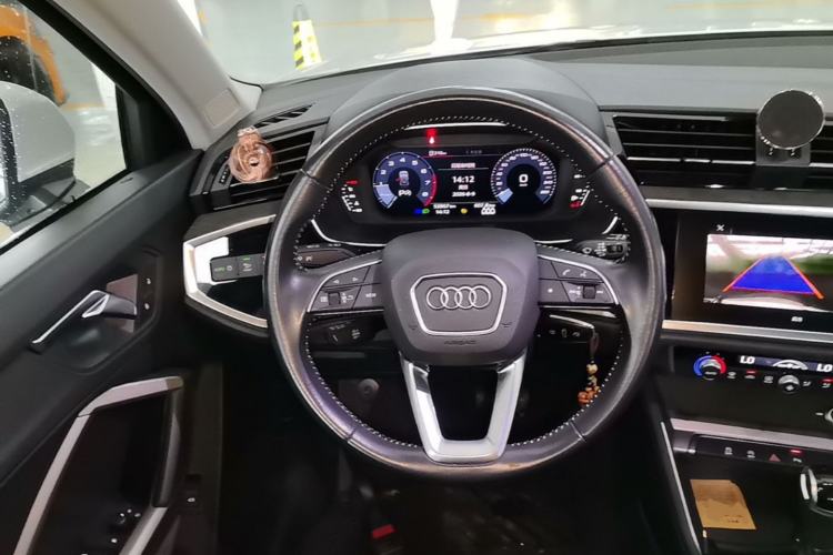 Used Audi Q3 2021 35 TFSI Progressive Dynamic Edition Steering Wheel