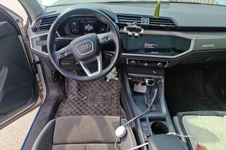 Used Audi Q3 2021 35 TFSI Progressive Dynamic Edition Steering Wheel