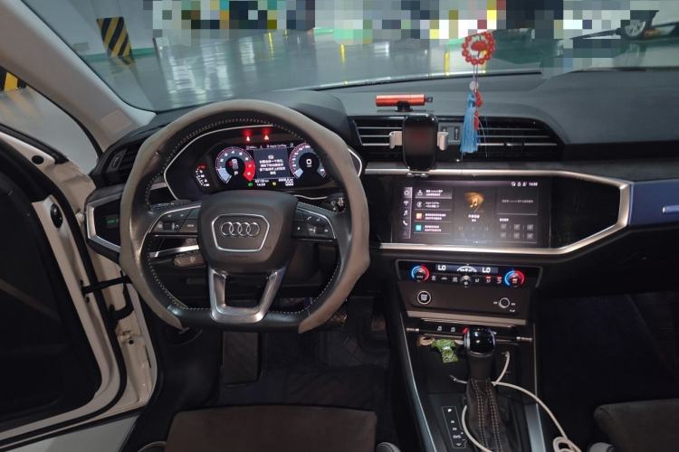 Used Audi Q3 2021 35 TFSI Fashion Dynamic Model Steering Wheel