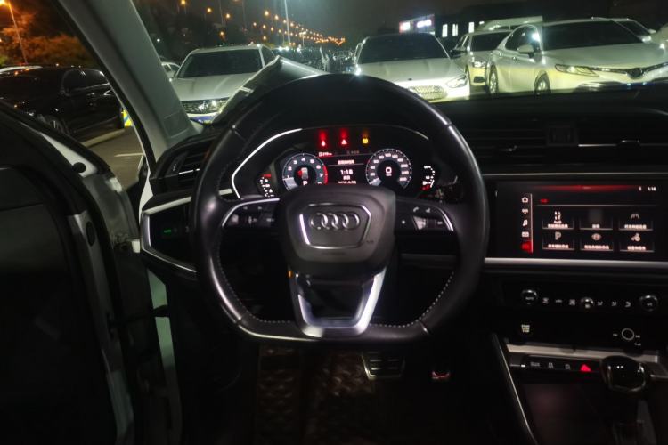 Used Audi Q3 2021 40 TFSI Fashion Dynamic Model Steering Wheel