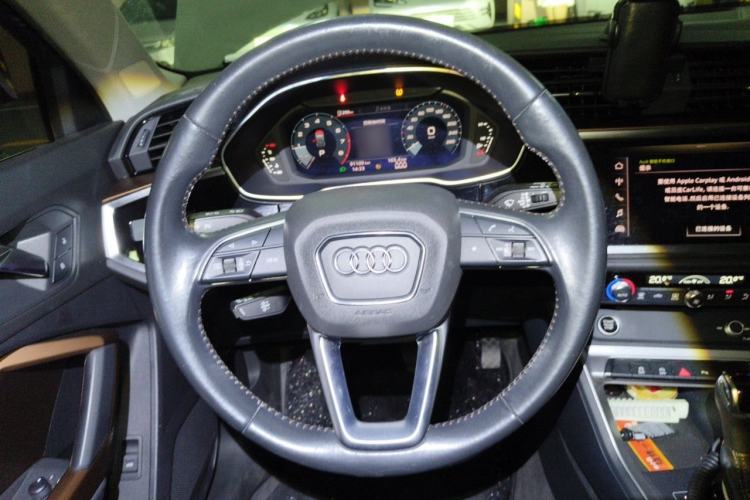 Used Audi Q3 2021 35 TFSI Fashionable and Elegant Model Steering Wheel