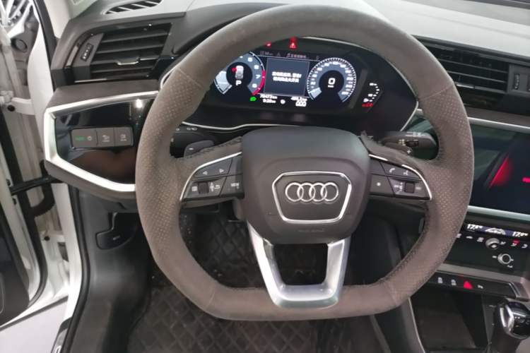 Used Audi Q3 2021 35 TFSI Progressive Dynamic Edition Steering Wheel