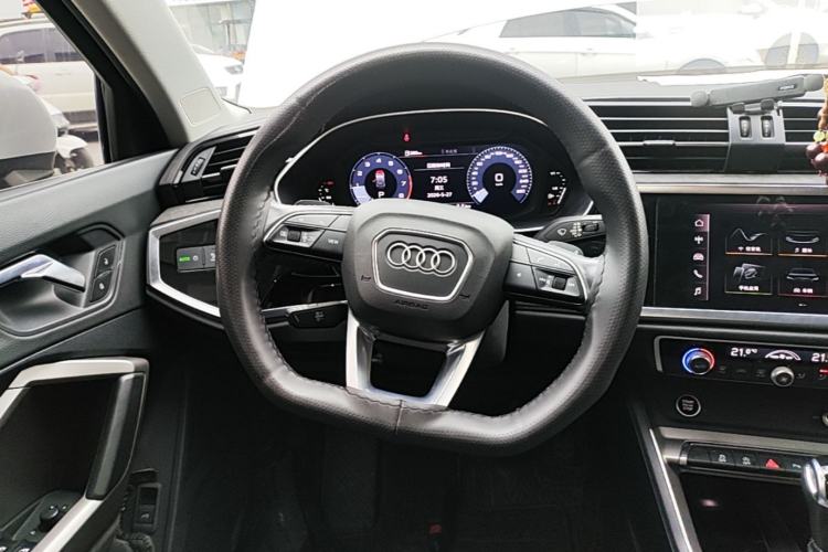 Used Audi Q3 2021 35 TFSI Fashion Dynamic Model Steering Wheel