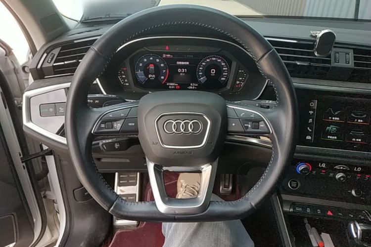 Used Audi Q3 2021 45 TFSI quattro Fashion Dynamic Model Steering Wheel