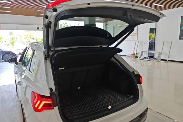 Used Audi Q3 2021 35 TFSI Fashionable and Elegant Model Trunk