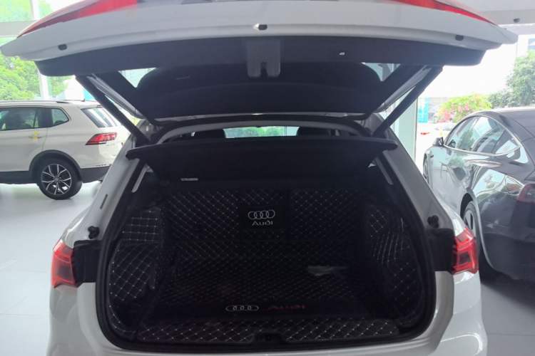 Used Audi Q3 2021 35 TFSI Progressive Dynamic Edition Trunk