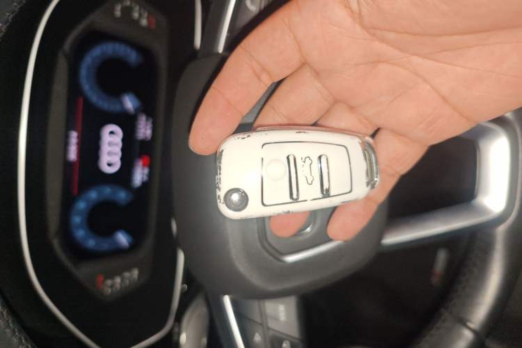 Used Audi Q3 2021 35 TFSI Advanced Style Edition Vehicle Key