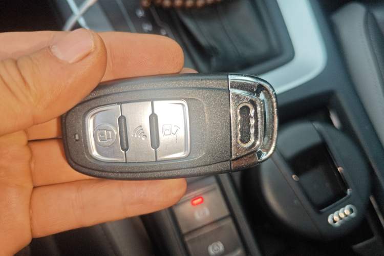 Used Audi Q3 2021 35 TFSI Advanced Style Edition Vehicle Key