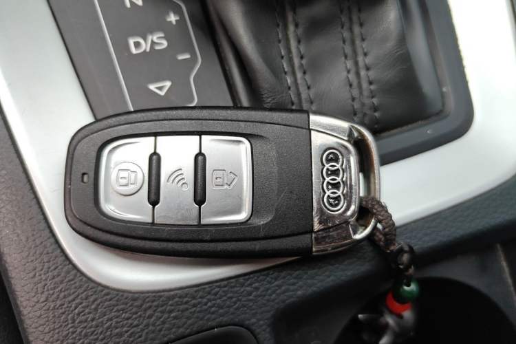 Used Audi Q3 2021 35 TFSI Advanced Style Edition Vehicle Key