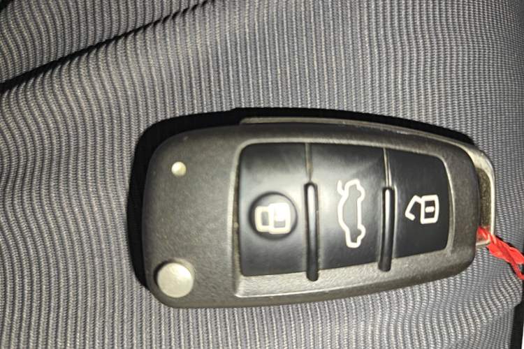 Used Audi Q3 2021 35 TFSI Advanced Style Edition Vehicle Key