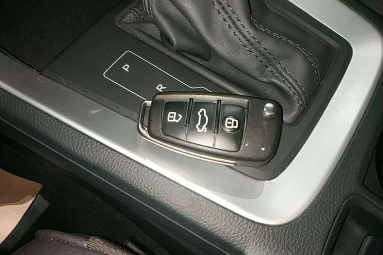 Used Audi Q3 2021 35 TFSI Advanced Style Edition Vehicle Key