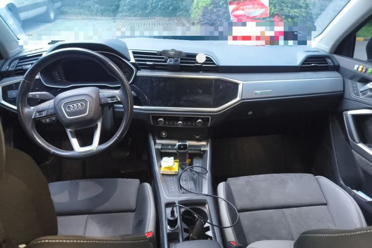 Used Audi Q3 2022 35 TFSI Fashion Dynamic Model Center Console