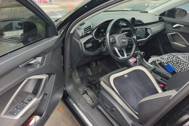 Used Audi Q3 2022 35 TFSI Progressive Dynamic Edition Driver Seat