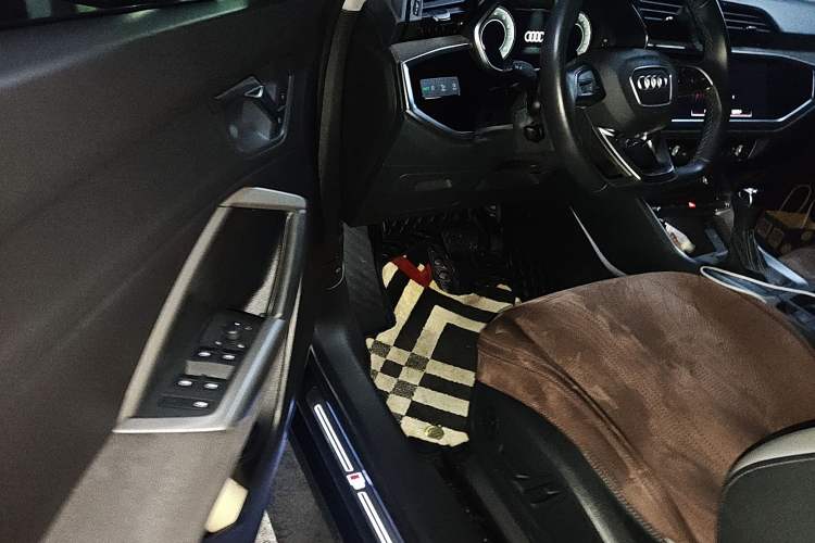 Used Audi Q3 2022 35 TFSI Fashion Dynamic Model Driver Seat