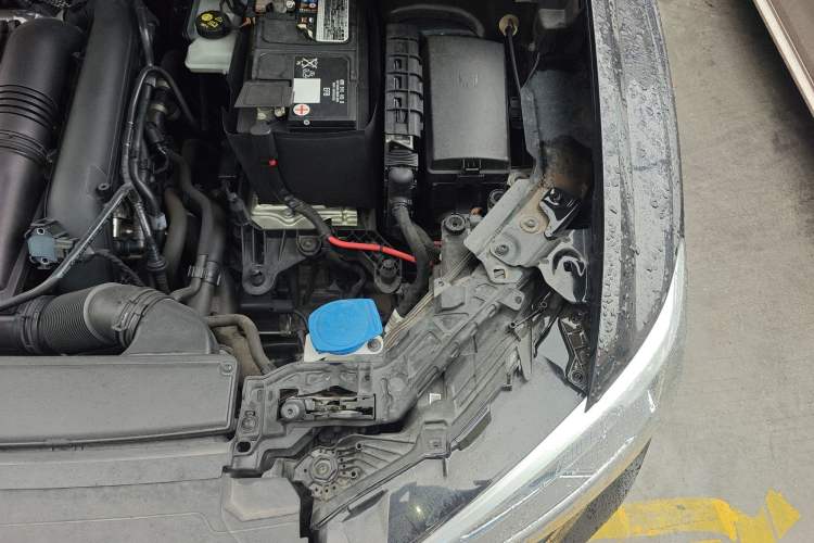 Used Audi Q3 2022 35 TFSI Progressive Dynamic Edition Engine Bay Left