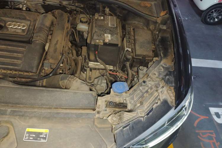 Used Audi Q3 2022 35 TFSI Fashion Dynamic Model Engine Bay Left