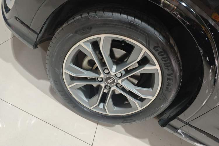 Used Audi Q3 2022 40 TFSI Fashion Dynamic Model Exterior 4