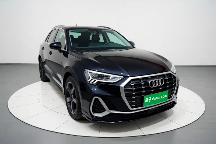 Used Audi Q3 2022 35 TFSI Fashion Dynamic Model Front Right 45 Deg