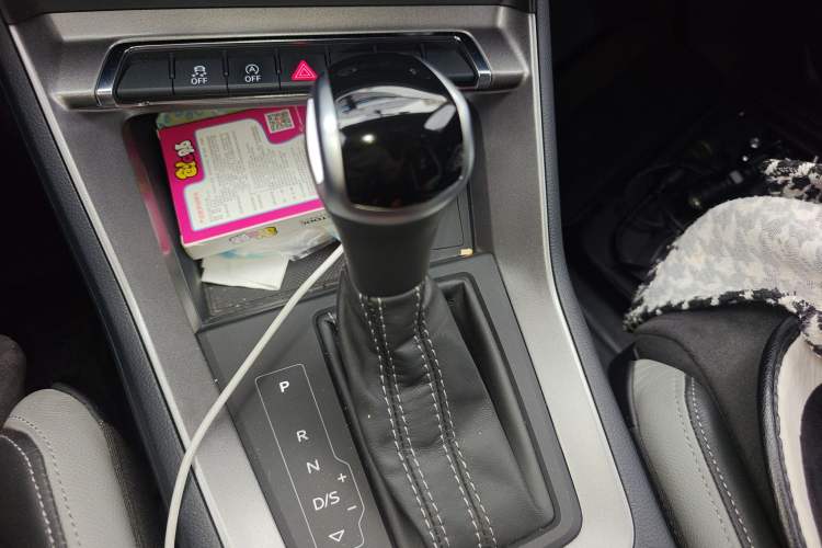 Used Audi Q3 2022 35 TFSI Progressive Dynamic Edition Gear Lever