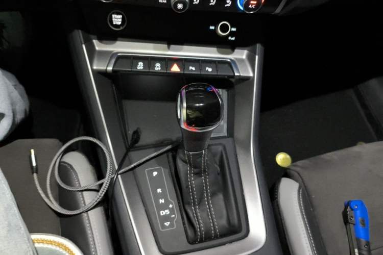 Used Audi Q3 2022 35 TFSI Fashion Dynamic Model Gear Lever