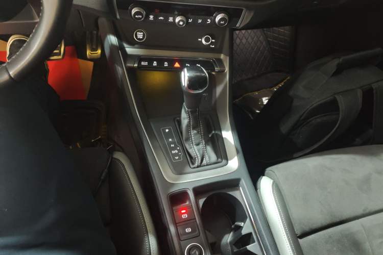 Used Audi Q3 2022 40 TFSI Fashion Dynamic Model Gear Lever