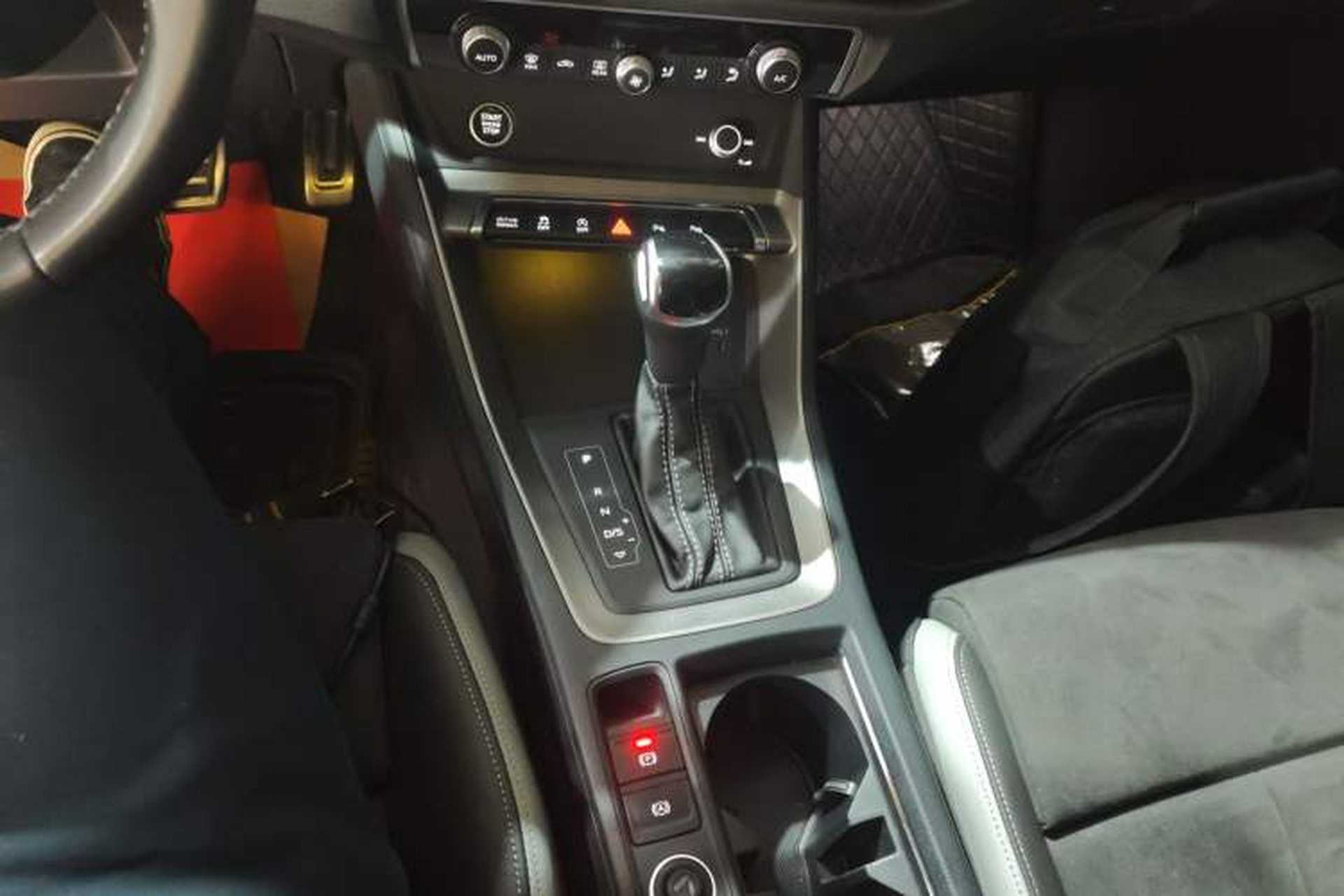 Used Audi Q3 2022 40 TFSI Fashion Dynamic Model Gear Lever