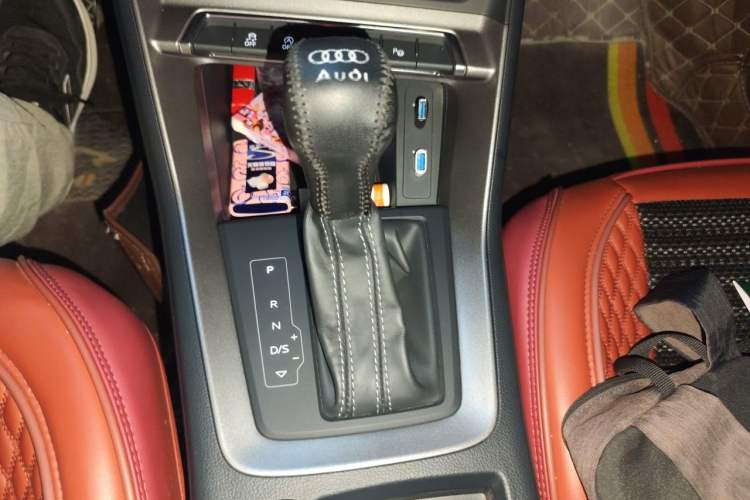 Used Audi Q3 2022 35 TFSI Fashion Dynamic Model Gear Lever