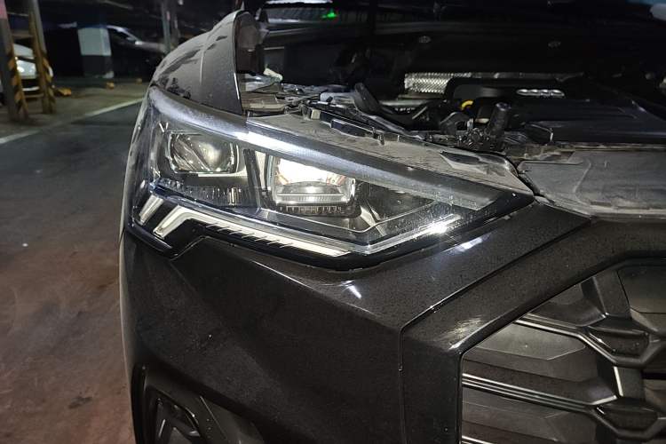 Used Audi Q3 2022 35 TFSI Fashion Dynamic Model Right Front Headlight