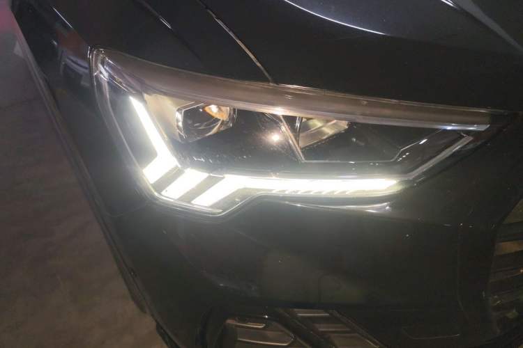 Used Audi Q3 2022 35 TFSI Fashion Dynamic Model Right Front Headlight