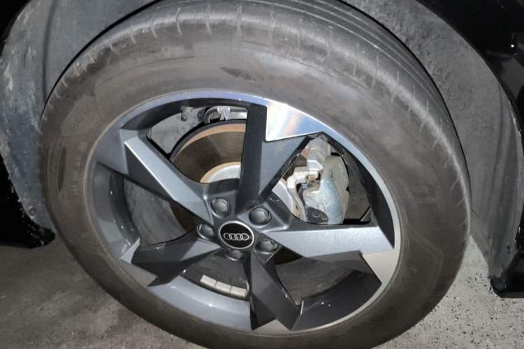Used Audi Q3 2022 35 TFSI Fashion Dynamic Model Right Front Wheel Hub