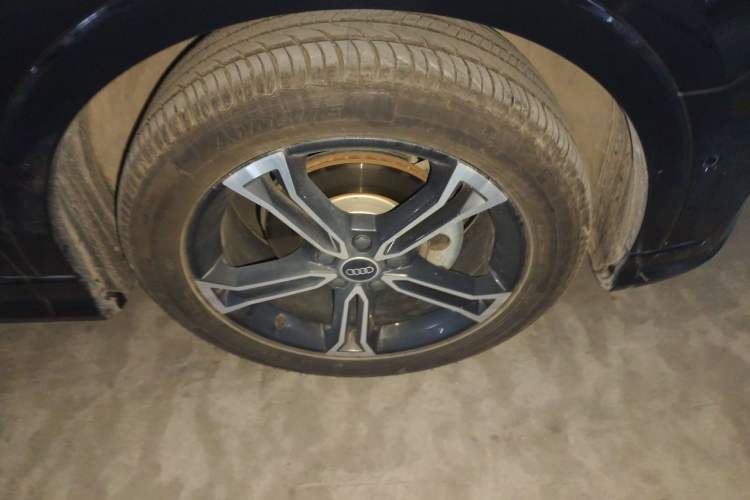 Used Audi Q3 2022 35 TFSI Fashion Dynamic Model Right Front Wheel Hub