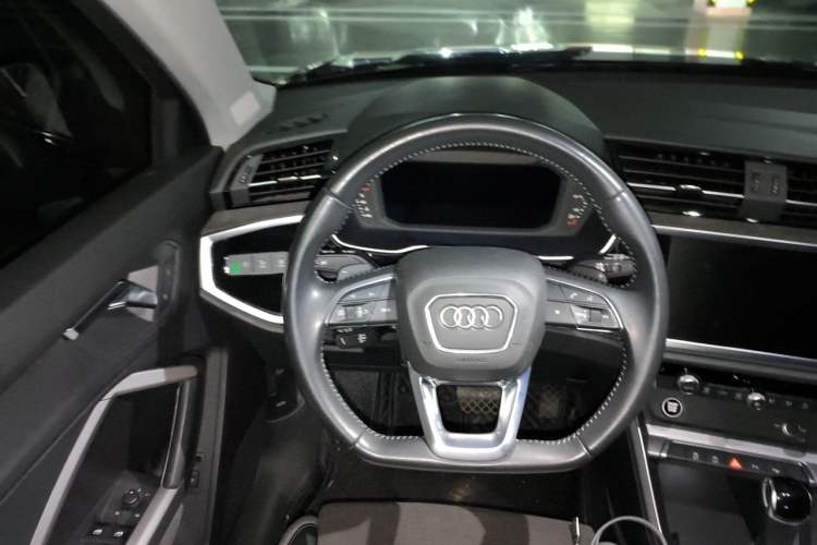 Used Audi Q3 2022 35 TFSI Fashion Dynamic Model Steering Wheel