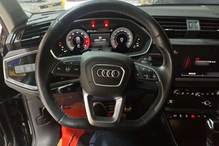Used Audi Q3 2022 40 TFSI Fashion Dynamic Model Steering Wheel