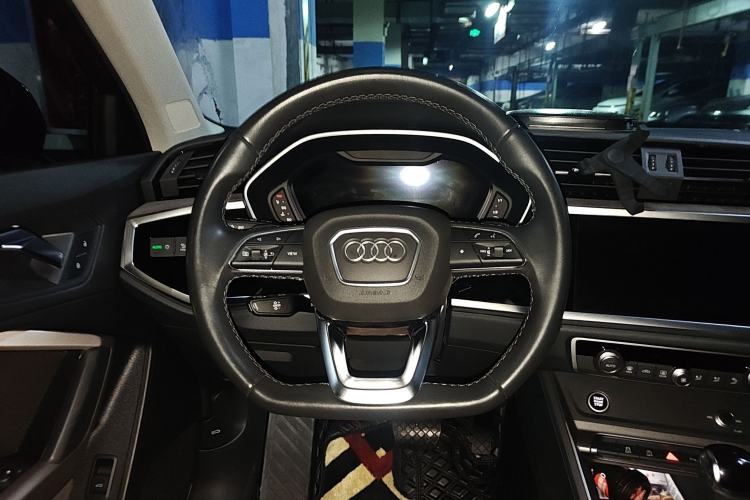 Used Audi Q3 2022 35 TFSI Fashion Dynamic Model Steering Wheel
