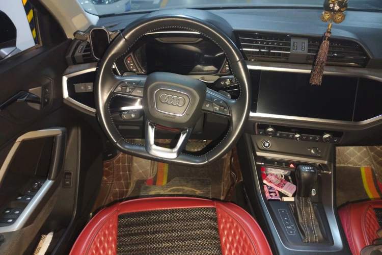 Used Audi Q3 2022 35 TFSI Fashion Dynamic Model Steering Wheel