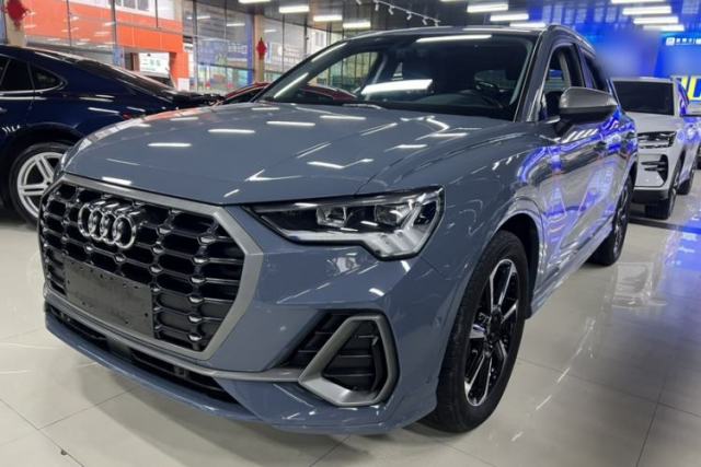 Audi Q3 2022 40 TFSI RS Package Performance Model مستعملة