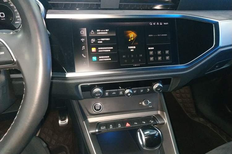 Used Audi Q3 2022 45 TFSI quattro Fashion Dynamic Model Audio And AC Panel