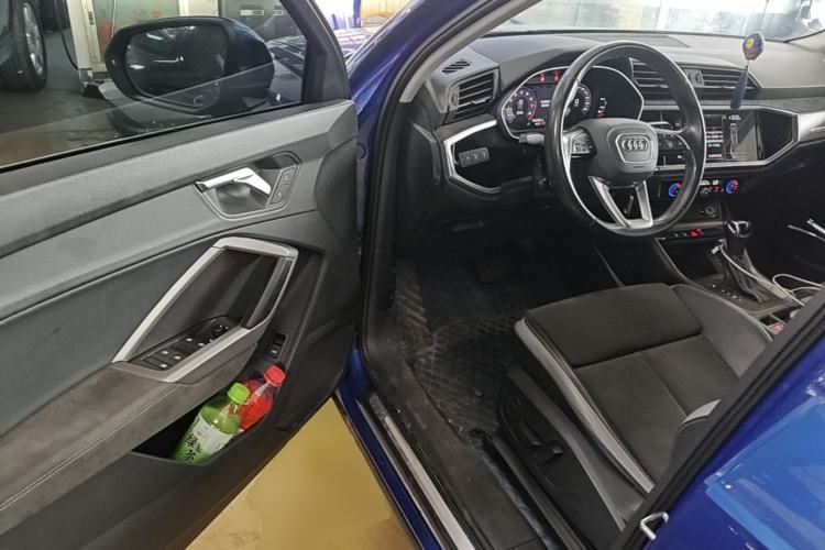 Used Audi Q3 2022 35 TFSI Progressive Dynamic Edition Driver Seat