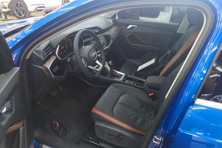 Used Audi Q3 2022 35 TFSI Fashionable and Elegant Model Driver Seat