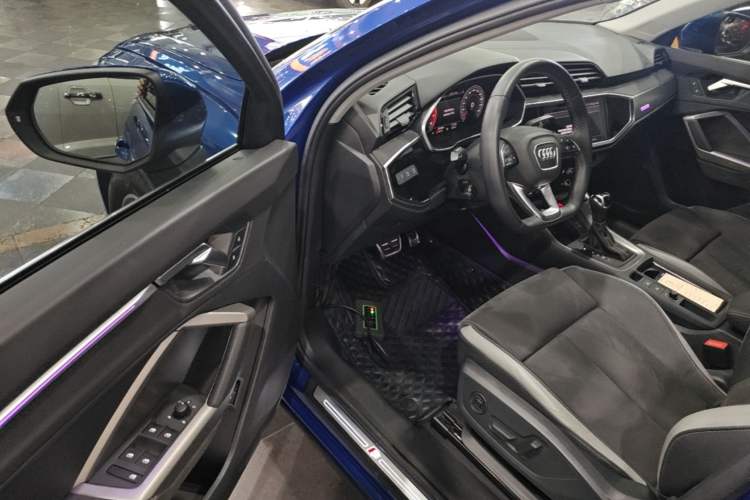 Used Audi Q3 2022 40 TFSI Fashion Dynamic Model Driver Seat