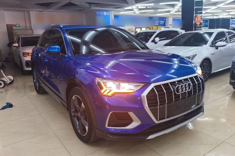 Used Audi Q3 2022 35 TFSI Fashionable and Elegant Model Front Right 45 Deg