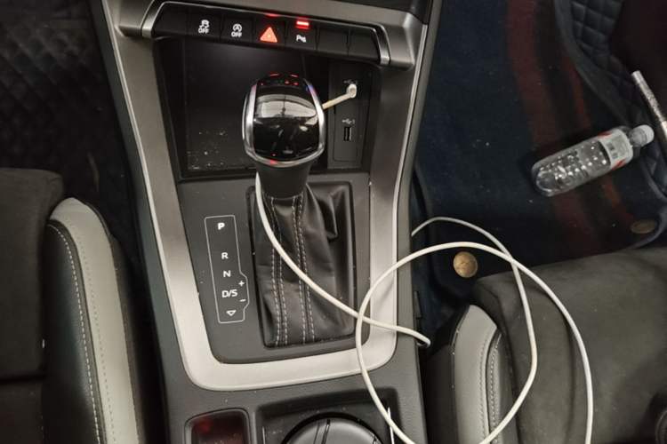 Used Audi Q3 2022 35 TFSI Progressive Dynamic Edition Gear Lever