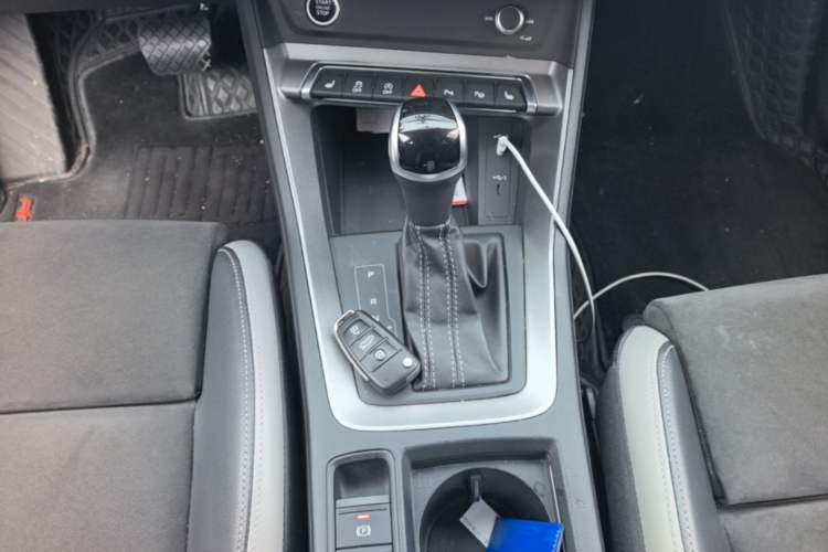 Used Audi Q3 2022 35 TFSI Fashion Dynamic Model Gear Lever